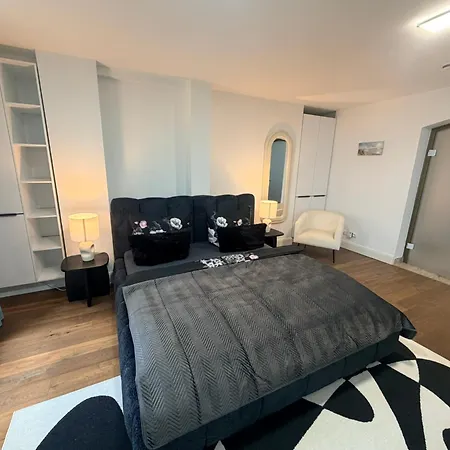 Historica 250qm Mit Garten, Dart, Tischkicker, Parkplatz, Free Wifi * Rostock