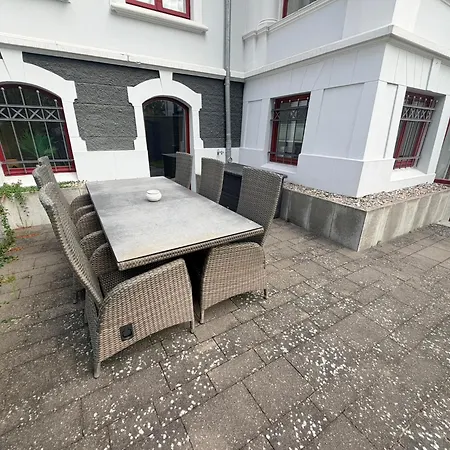 Historica 250qm Mit Garten, Dart, Tischkicker, Parkplatz, Free Wifi Appartement Rostock