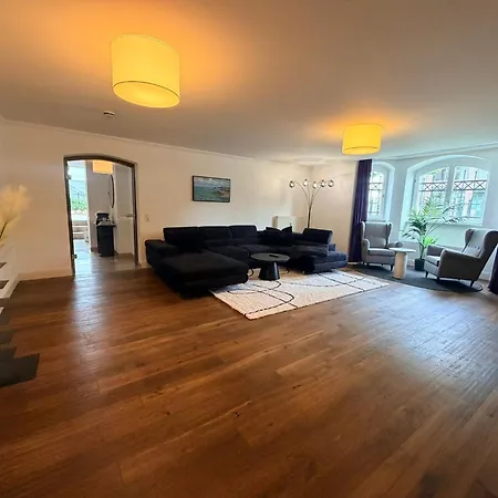 Appartement Historica 250qm Mit Garten, Dart, Tischkicker, Parkplatz, Free Wifi Rostock